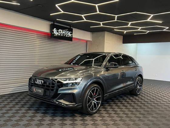 AUDI Q8 2022