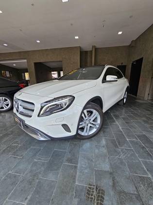 MERCEDES-BENZ GLA 200 2016