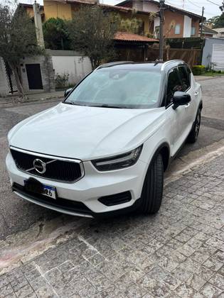 VOLVO XC40 2019