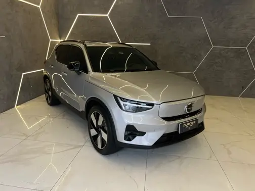 VOLVO XC40 2023