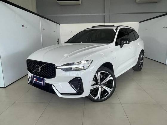 VOLVO XC60 2023
