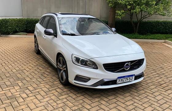 VOLVO V60 2015