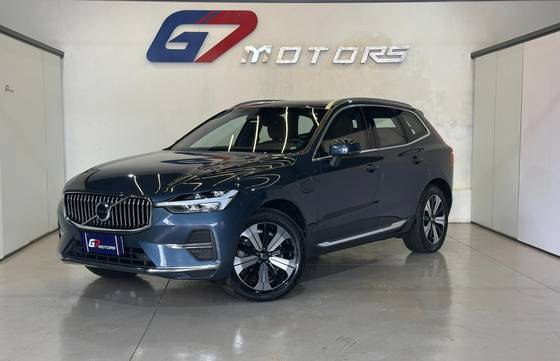 VOLVO XC60 2023