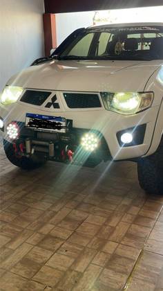 MITSUBISHI L200 2012