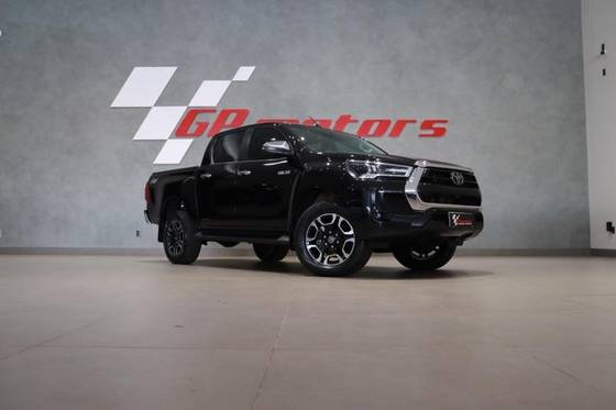 TOYOTA HILUX 2022