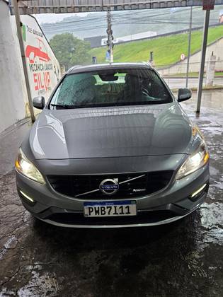 VOLVO V60 2015