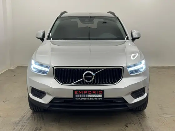 VOLVO XC40 2019
