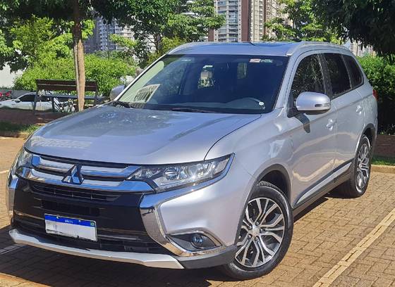 MITSUBISHI OUTLANDER 2018