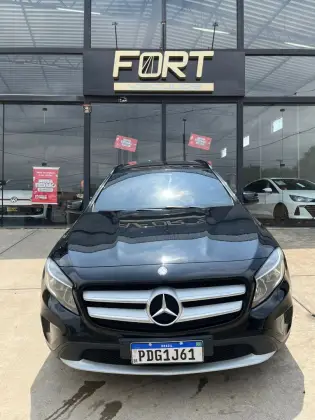 MERCEDES-BENZ GLA 200 2015