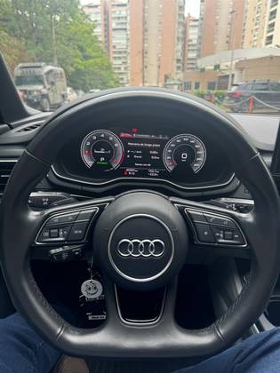 AUDI A4 2021