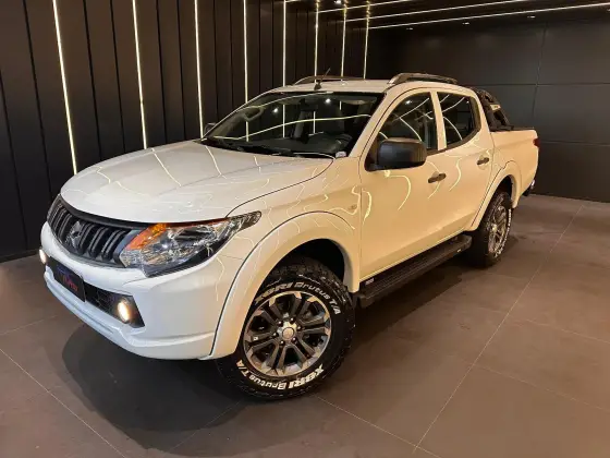 MITSUBISHI L200 TRITON 2023