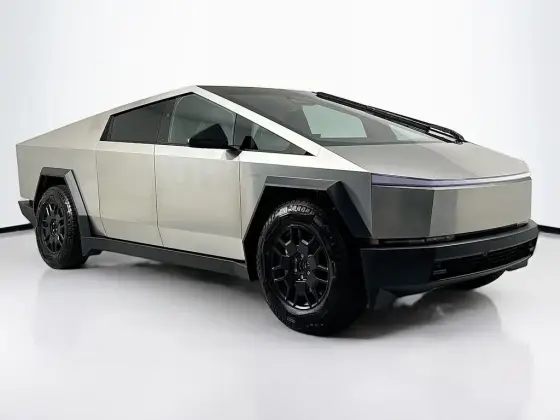 TESLA CYBERTRUCK 2024