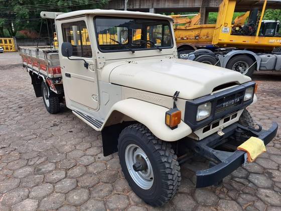 TOYOTA BANDEIRANTE 1990
