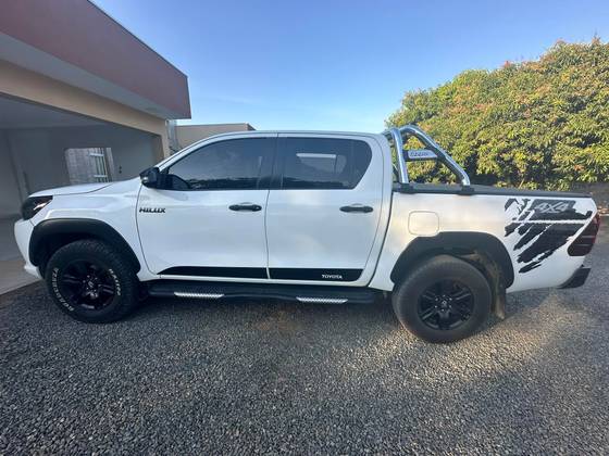 TOYOTA HILUX 2018