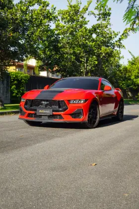 FORD MUSTANG 2024