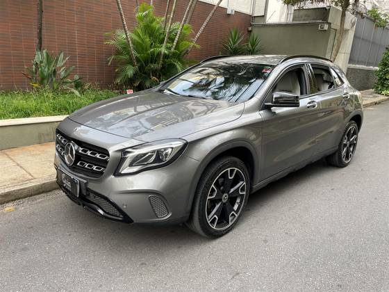 MERCEDES-BENZ GLA 200 2019