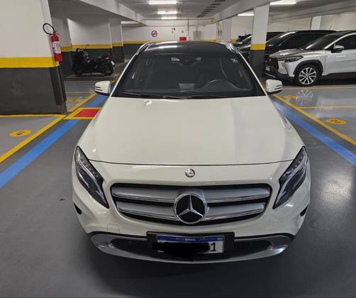 MERCEDES-BENZ GLA 200 2015
