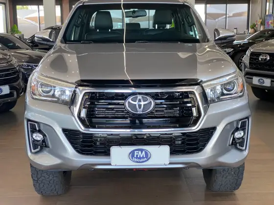 TOYOTA HILUX 2019