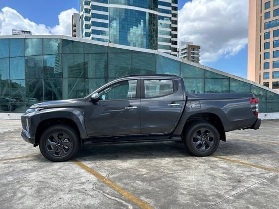 MITSUBISHI L200 TRITON 2025