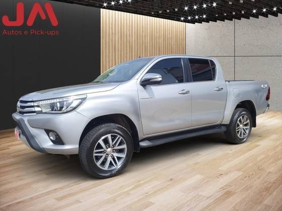 TOYOTA HILUX 2017
