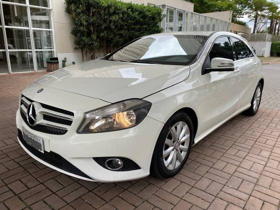 MERCEDES-BENZ A 200 2013