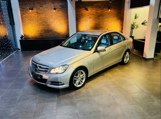 MERCEDES-BENZ C 180 2012