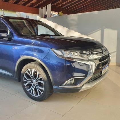 MITSUBISHI OUTLANDER 2016
