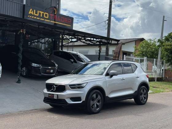 VOLVO XC40 2019