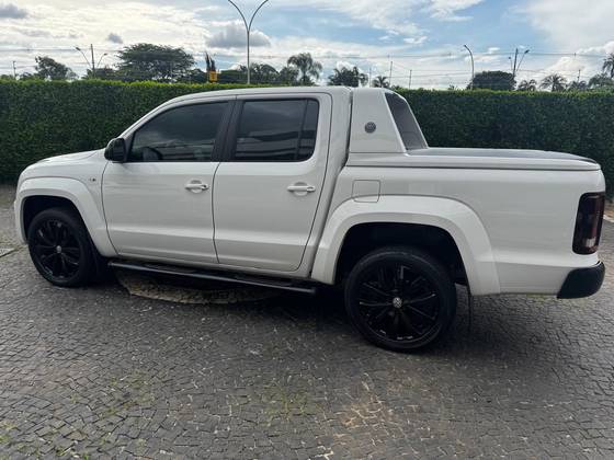 VOLKSWAGEN AMAROK 2023