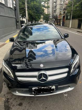 MERCEDES-BENZ GLA 200 2015