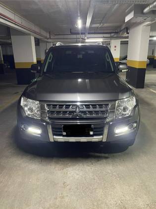 MITSUBISHI PAJERO FULL 2019