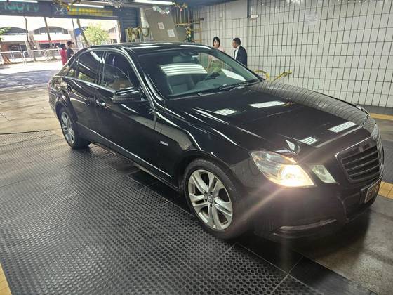 MERCEDES-BENZ E 250 2011