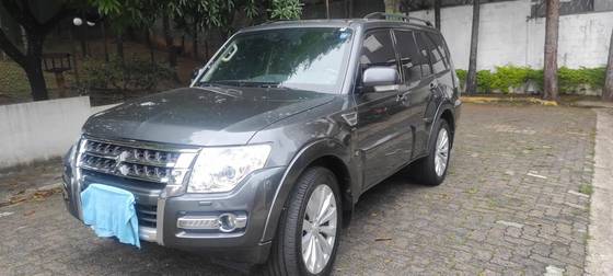 MITSUBISHI PAJERO 2016