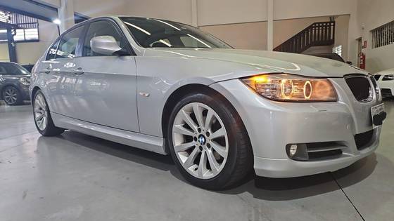 BMW 320i 2011