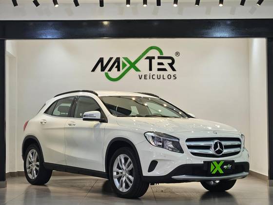 MERCEDES-BENZ GLA 200 2016