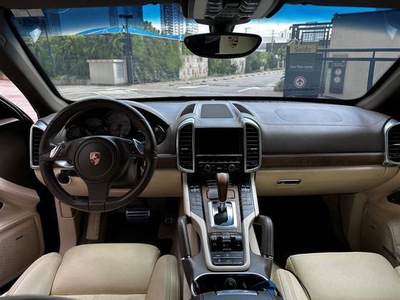 PORSCHE CAYENNE 2012