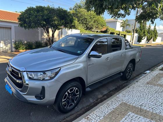 TOYOTA HILUX 2021