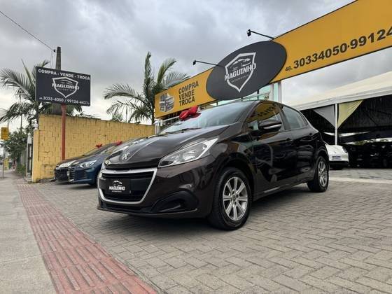 PEUGEOT 208 2018