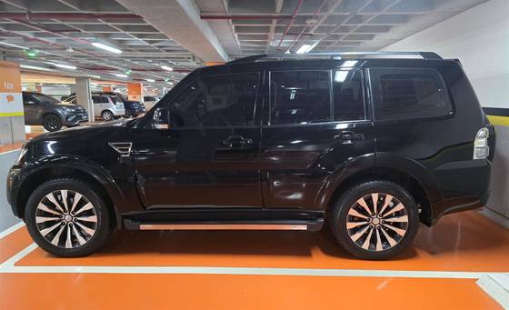 MITSUBISHI PAJERO 2019