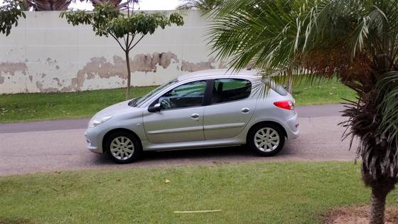 PEUGEOT 207 2012