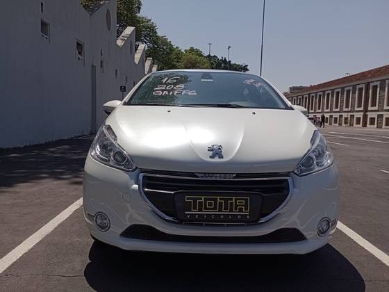 PEUGEOT 208 2016