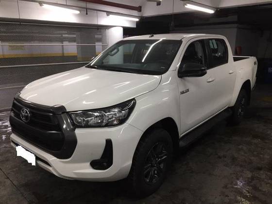 TOYOTA HILUX 2024