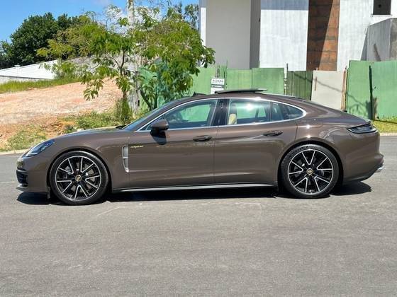 PORSCHE PANAMERA 2023