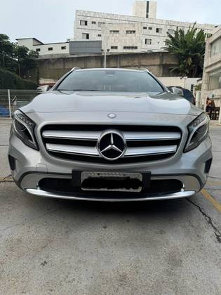 MERCEDES-BENZ GLA 200 2015