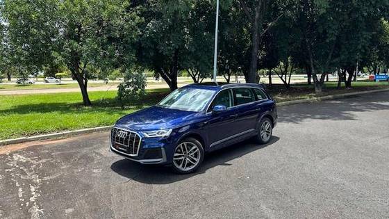 AUDI Q7 2021