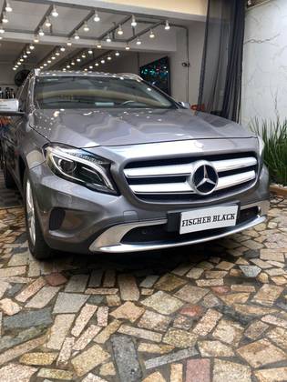 MERCEDES-BENZ GLA 200 2017