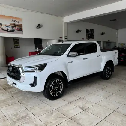 TOYOTA HILUX 2024