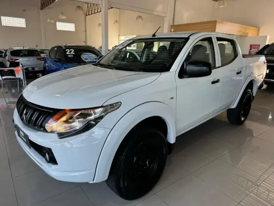 MITSUBISHI L200 TRITON 2023