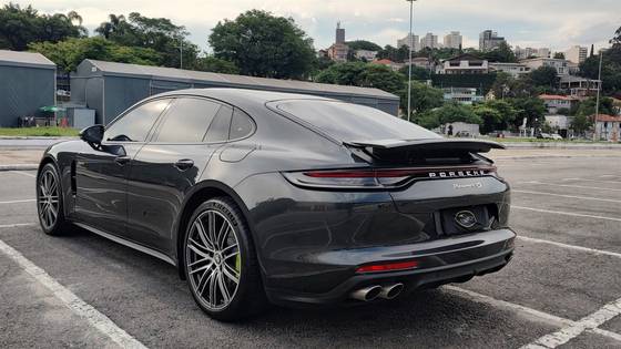 PORSCHE PANAMERA 2022