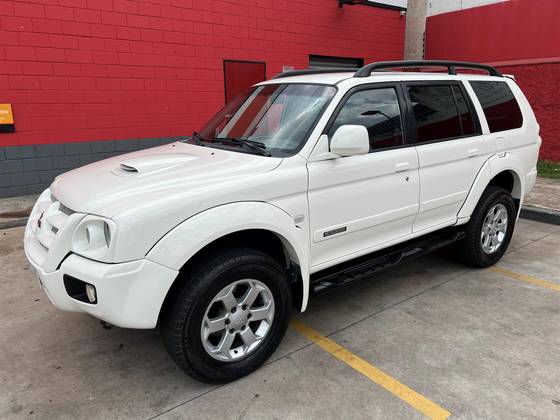MITSUBISHI PAJERO SPORT 2010